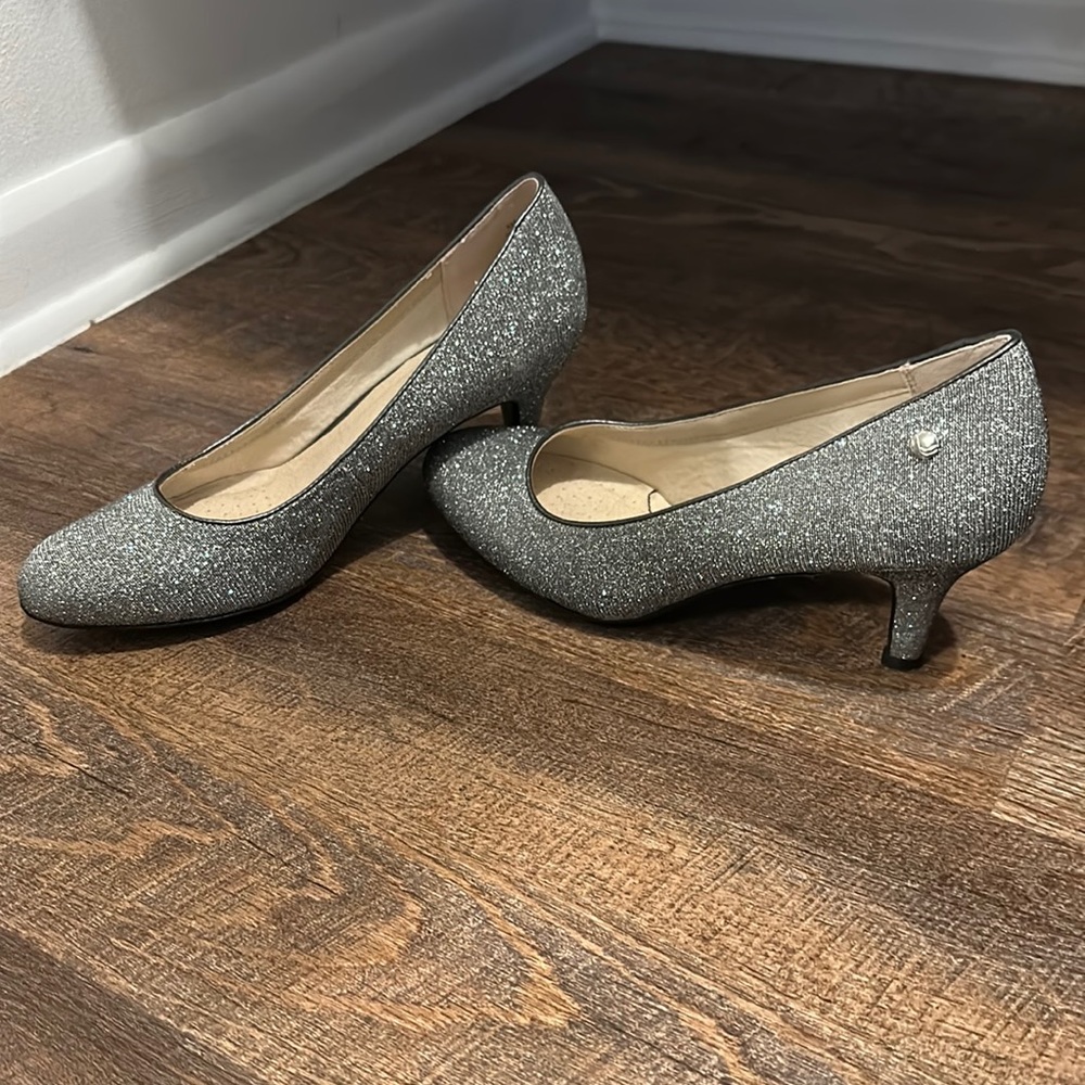 Life Stride metallic heels